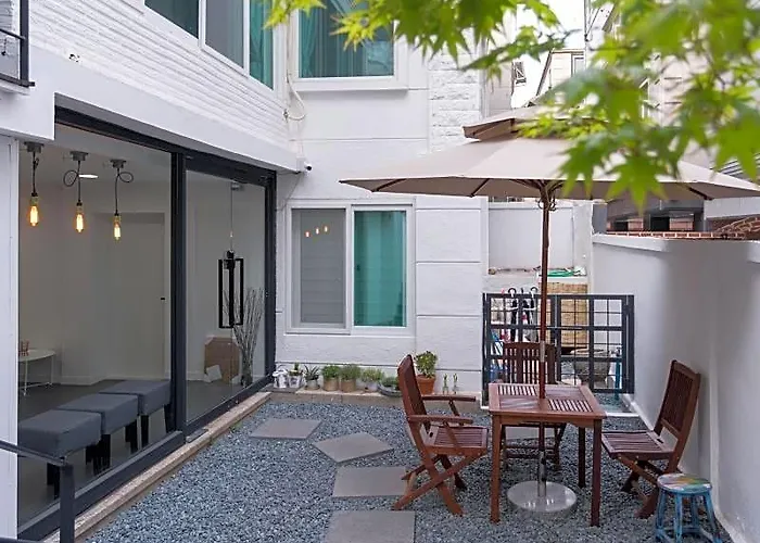 Mono House Hongdae 2 Hotel 2*