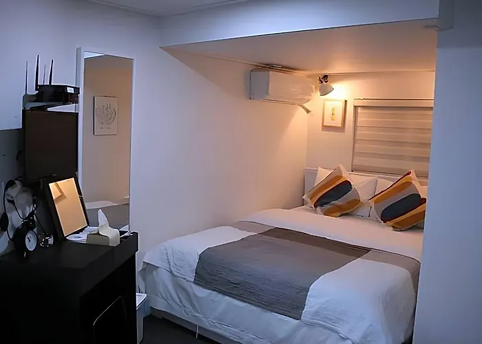 Mono House Hongdae 2 Hotel 2*