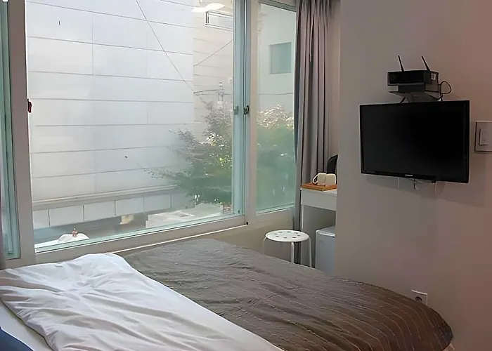 Mono House Hongdae 2 Hotel 2*