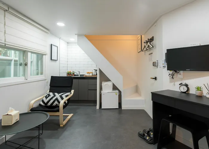 Mono House Hongdae 2 Hotel 2*